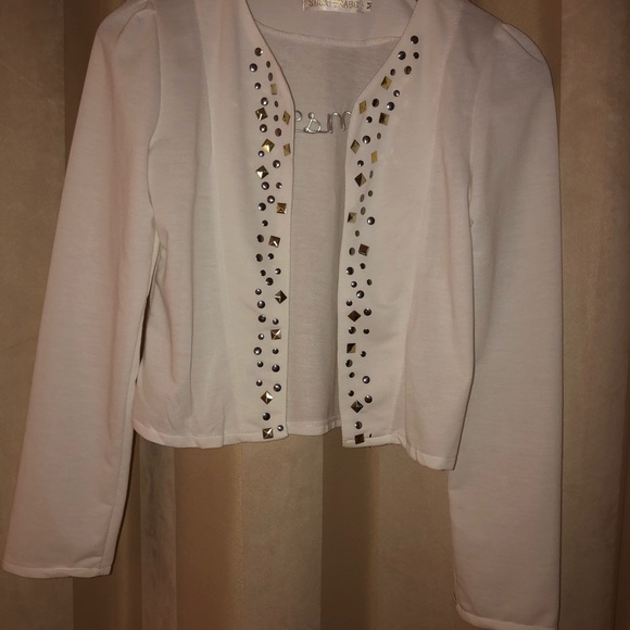 Cute and chic Beaded white sweater - Picture 2 of 3